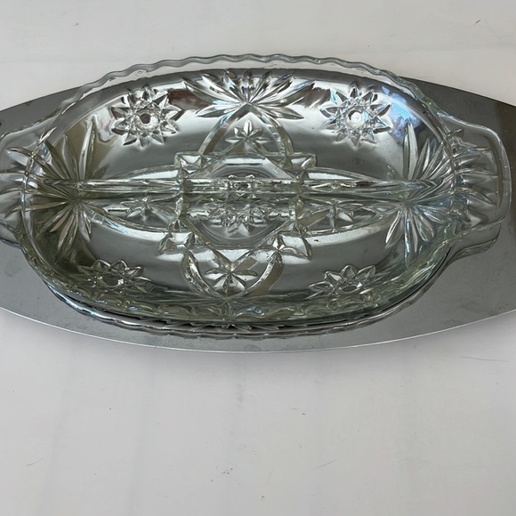 Vintage Serving Tray with glass server - Picture 7 of 12